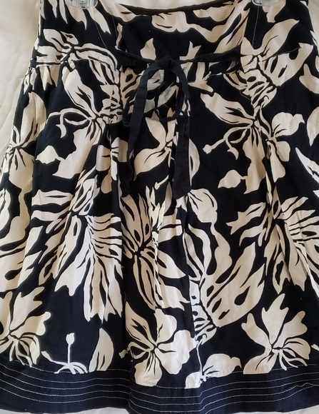 Mix Nouveau Dresses & Skirts - 💝$8 or 4/$20! Mix Nouveau Linen Black & Cream Floral Skirt Size Large 💝